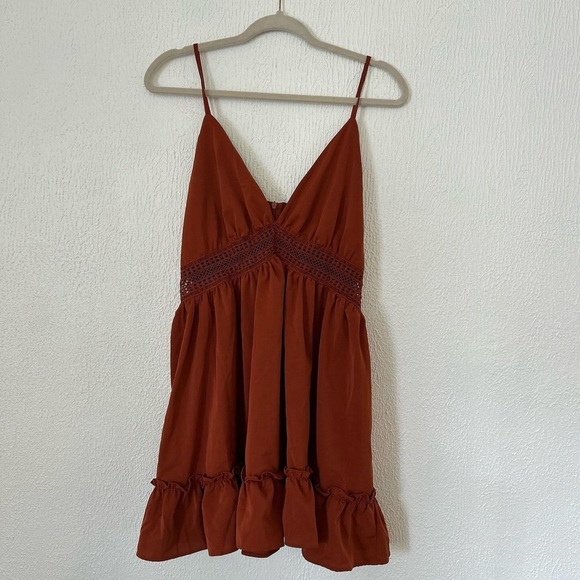 BEAUTIFUL DRESS || NEW WITH TAGS - Picture 1 of 2